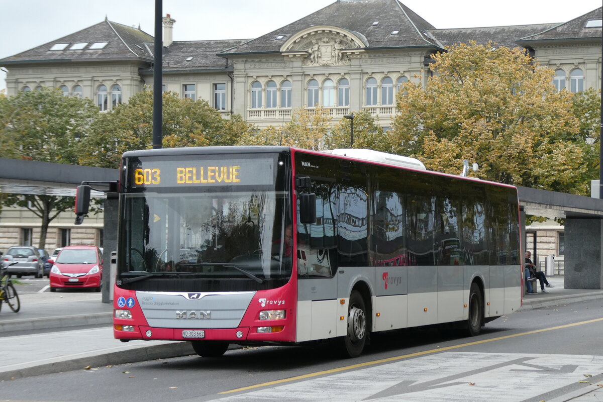 (281'260) - TRAVYS Yverdon - Nr. 232/VD 303'662 - MAN am 11. Oktober 2025 beim Bahnhof Yverdon