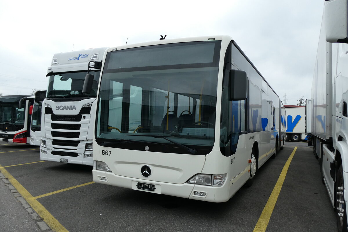 (281'290) - Intertours, Domdidier - Nr. 667 - Mercedes (ex Nr. 666; ex STI Thun Nr. 137) am 11. Oktober 2025 in Kerzers, Interbus