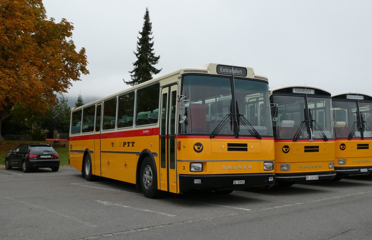 (281'340) - Kolb, Grasswil - Nr. 3/BE 93'915 - Saurer/R&J (ex Schmocker, Stechelberg Nr. 3/PID 2409; ex Schmocker, Stechelberg Nr. 1; ex Gertsch, Stechelberg Nr. 1) am 12. Oktober 2025 in Schwarzenberg, Rssli