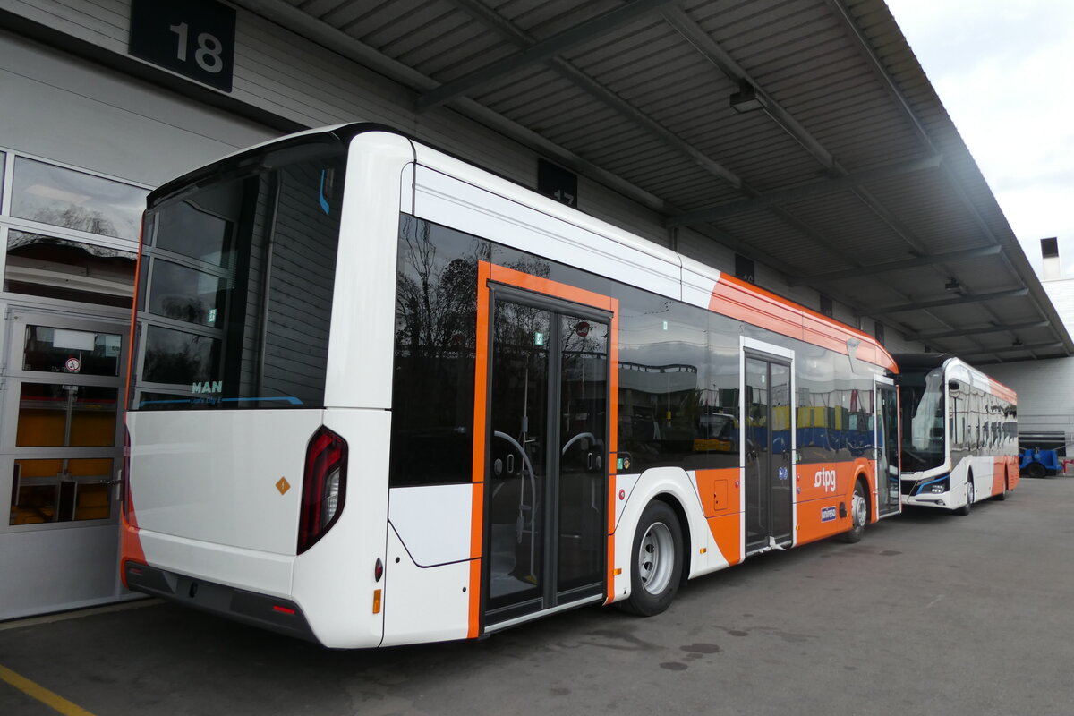 (282'458) - Genve-Tours, Genve - Nr. 2099 - eMAN am 15. November 2025 in Kerzers, Interbus