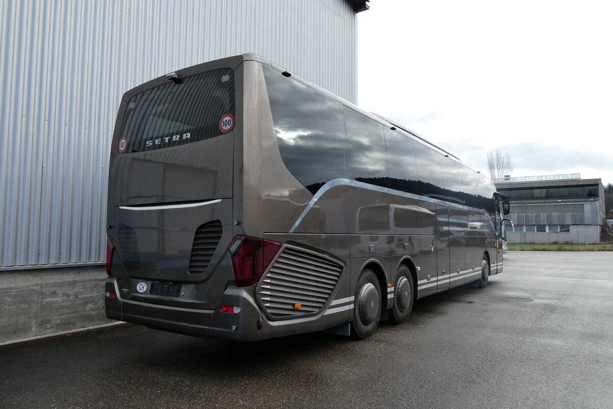 (282'649) - Hesscar, Embrach - (ZH 230'846) - Setra am 29. November 2025 in Winterthur, Daimler Buses