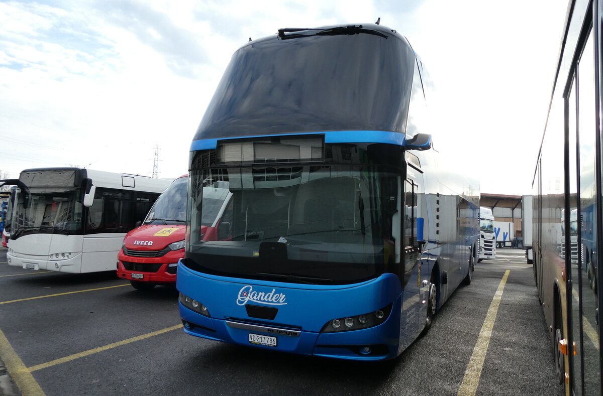 (283'332) - Gander, Ch�teau-d'Oex - VD 217'786 - Neoplan am 20. Dezember 2025 in Kerzers, Interbus