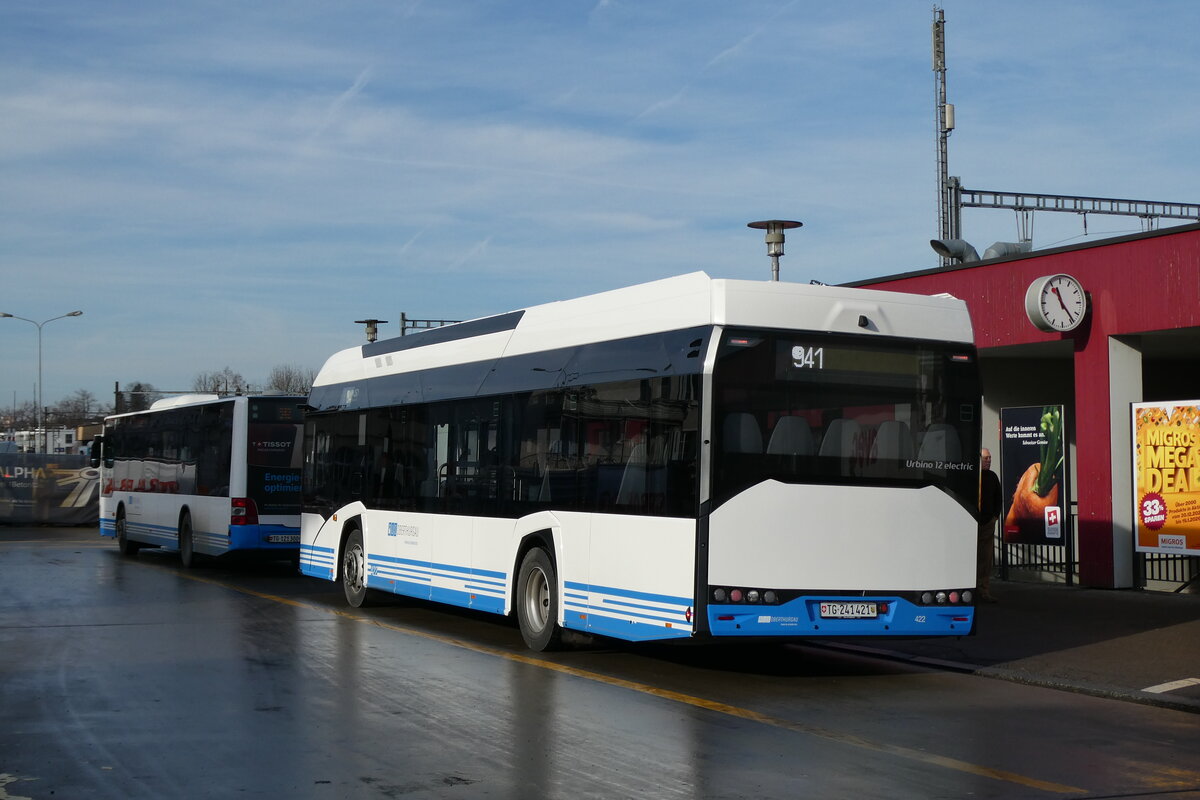 (284'182) - BOTG Amriswil - Nr. 422/TG 241'421 - eSolaris am 16. Januar 2026 beim Bahnhof Amriswil