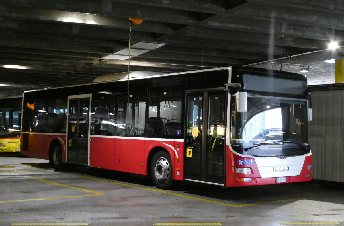 (284'421) - PostAuto Bern - BE 489'253/PID 12'334 - MAN (ex BE 535'079; ex Dr. Richard, A-Wien Nr. 1420) am 29. Januar 2026 in Bern, Postautostation