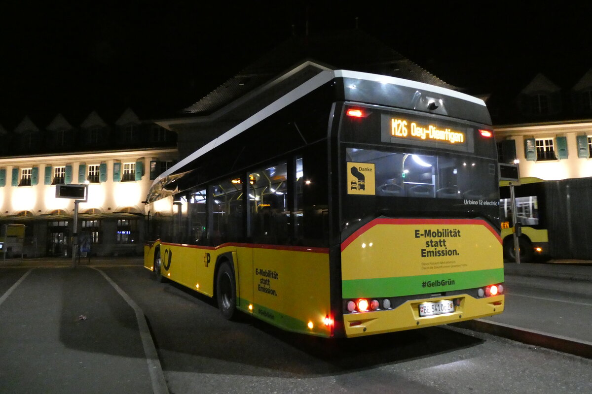 (284'840) - PostAuto Bern - BE 541'062/PID 12'352 - eSolaris am 14. Februar 2026 beim Bahnhof Thun
