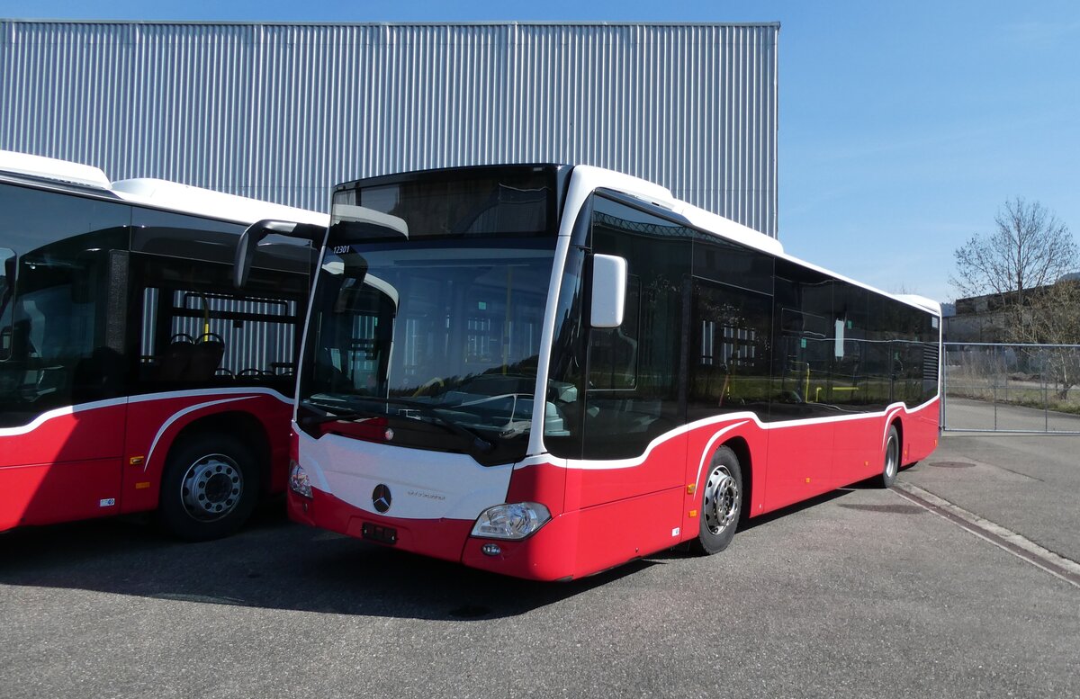 (285'803) - CarPostal Ouest - PID 12'301 - Mercedes (ex Intertours, Domdidier Nr. 486; ex Wiener Linien, A-Wien Nr. 8122) am 28. M�rz 2026 in Winterthur, Daimler Buses