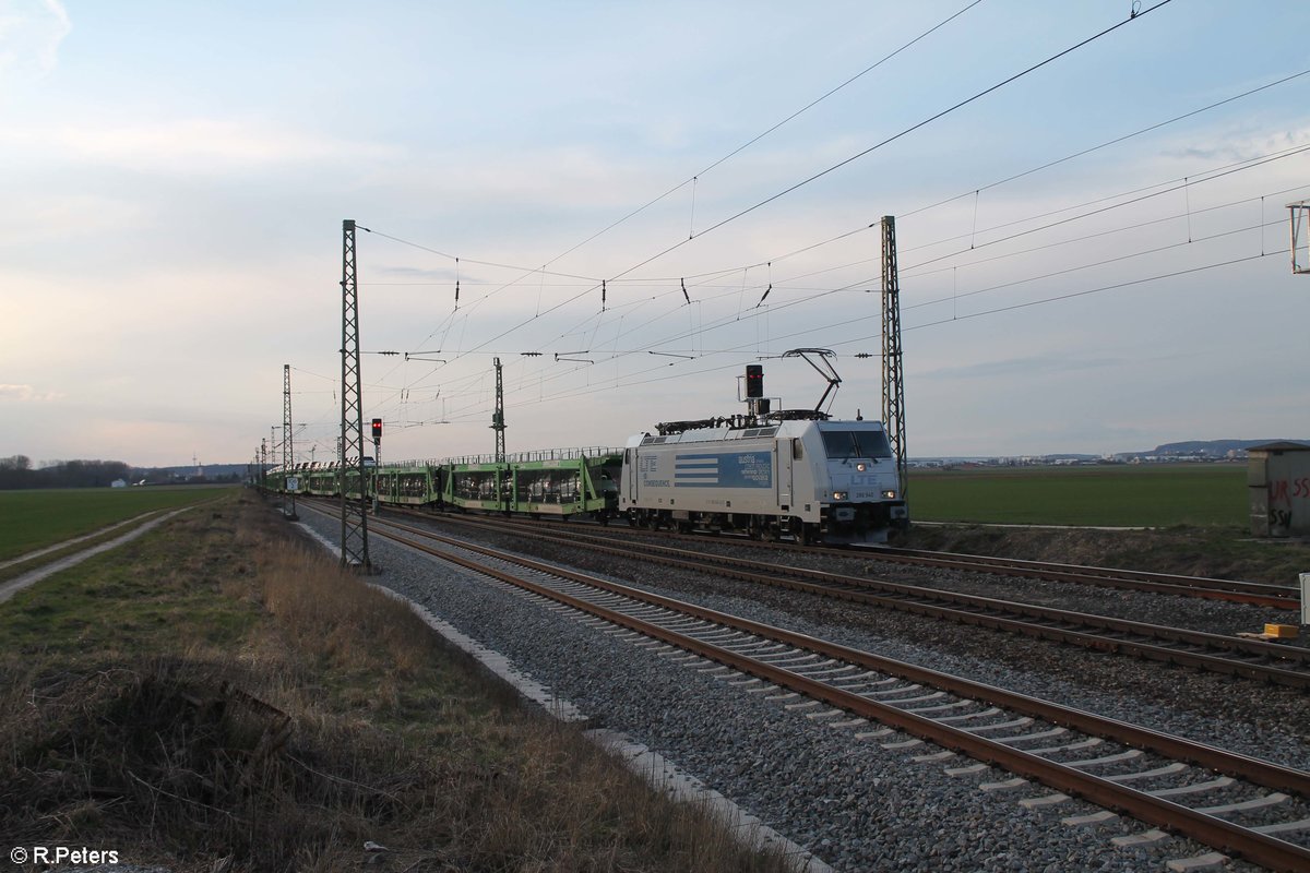 286 540 zieht ein Volvo Autotransportzug bei Mangolding in die Überholung. 14.03.20