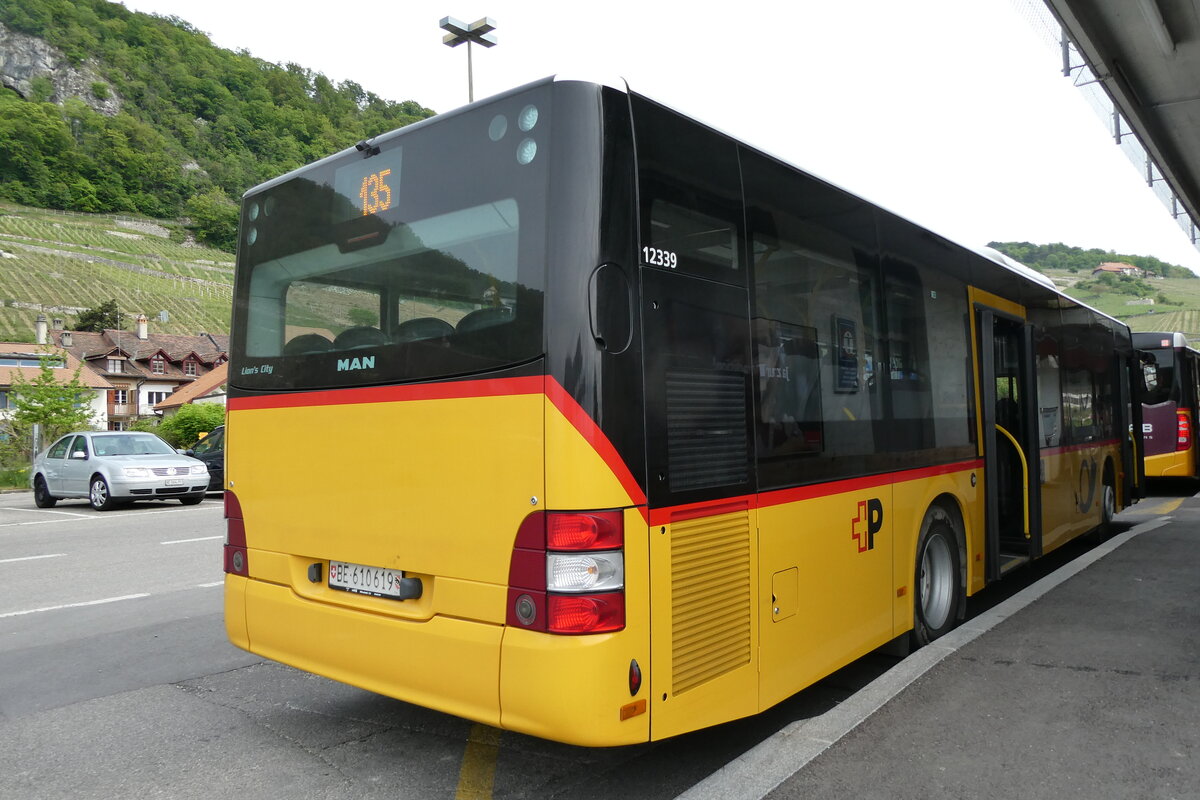 (286'469) - Funi-Car, Biel - Nr. 19/BE 610'619/PID 12'339 - MAN (ex PostAuto Bern; ex Dr. Richard, A-Wien Nr. 1419) am 28. April 2026 beim Bahnhof Twann