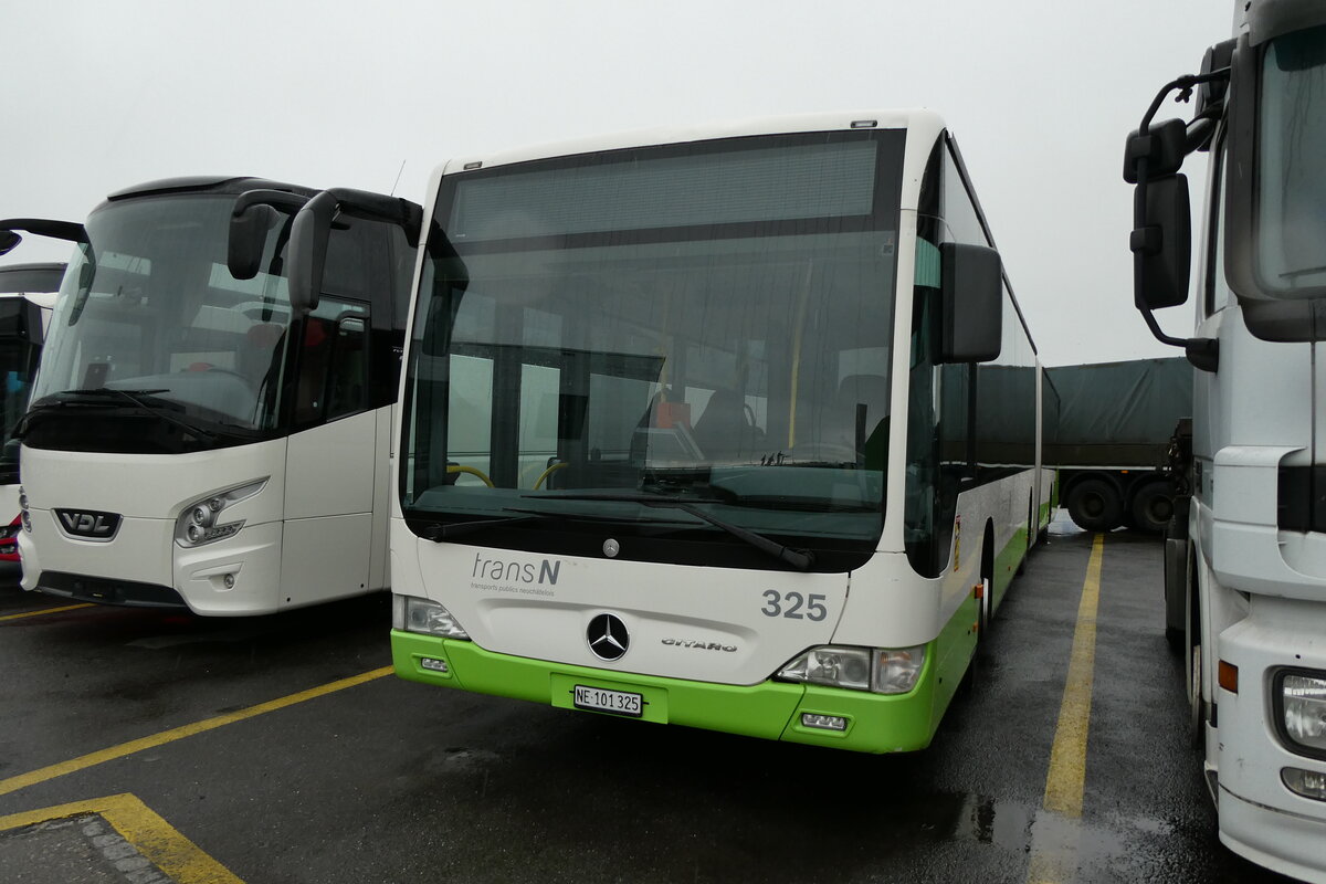 (286'956) - transN, La Chaux-de-Fonds - Nr. 325/NE 101'325 - Mercedes am 14. Mai 2026 in Kerzers, Interbus