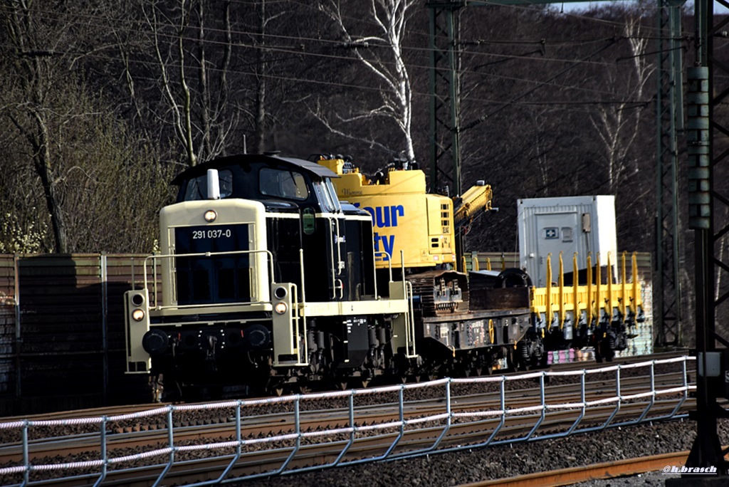 291 037-0 von rail system,zog eine ramme durch hh-harburg,24.03.17