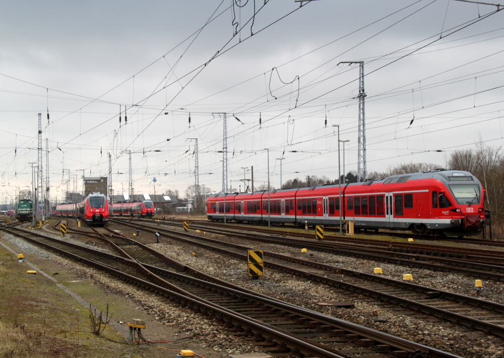 293 511-2,DB-Regio Hamster und Flirt waren am 22.02.2015 abgestellt im Rostocker Hbf