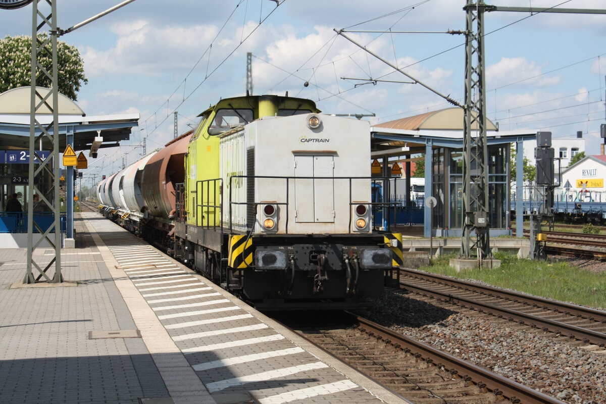 293 XXX von Captrain mit einem Gterzug bei der Durchfahrt im Bahnhof Delitzsch unt Bf am 20.5.21