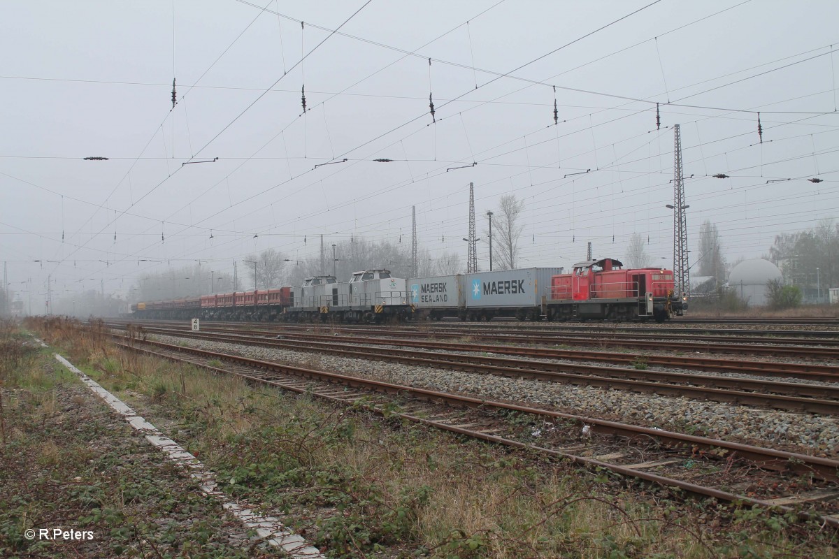 293.02 + 293.01 streffen mit ihrem Seitenkippwagenzug auf 294 754-5 in Leipzig Schönefeld. 29.03.14