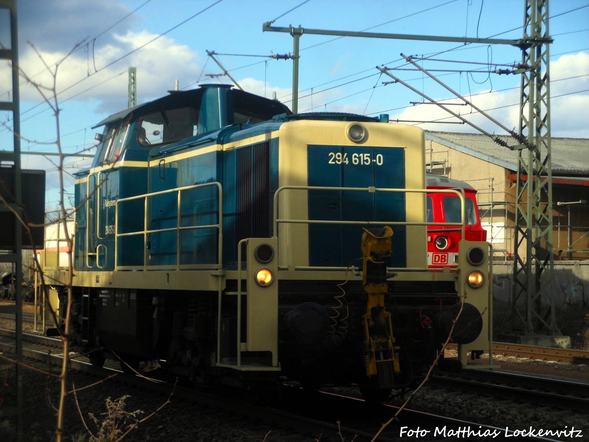 294 615 von Railsystems RP bei der durchfahrt in Dleitzsch am 28.2.17