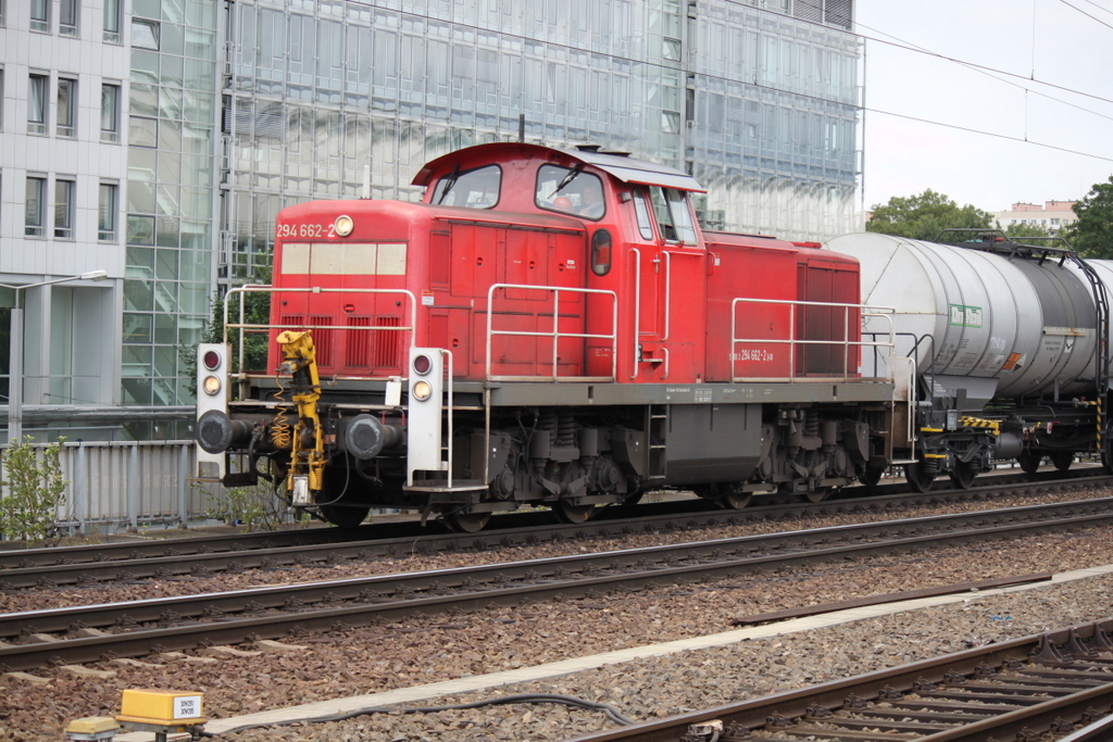 294 662-2 bei der Duchfahrt im Dresdener Hbf.14.07.2015