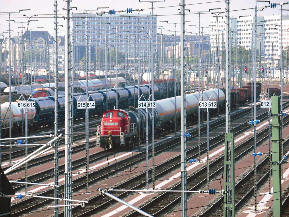 294 827 beim Rengieren im Güterbahnhof Halle/Salle am 4.9.18