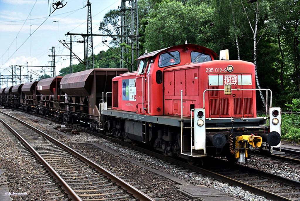 295 012-9 zog einen schotterzug durch hh-harburg,31.05.16