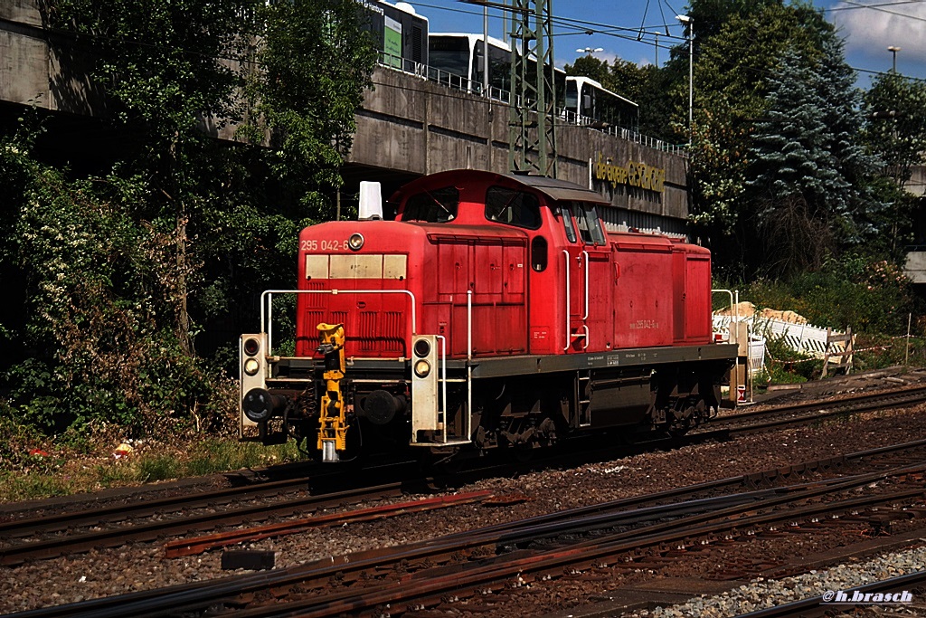 295 042-6 fuhr lz am 29.07.14 durch hh-harburg