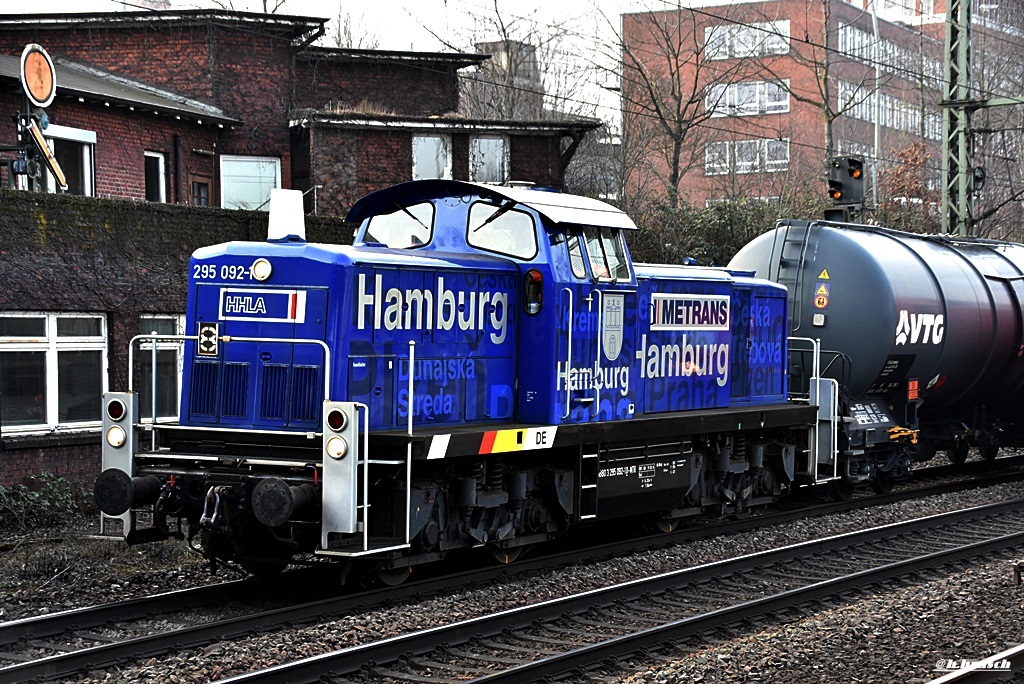 295 092-7 zog einen tanker durch hh-harburg,10.03.16