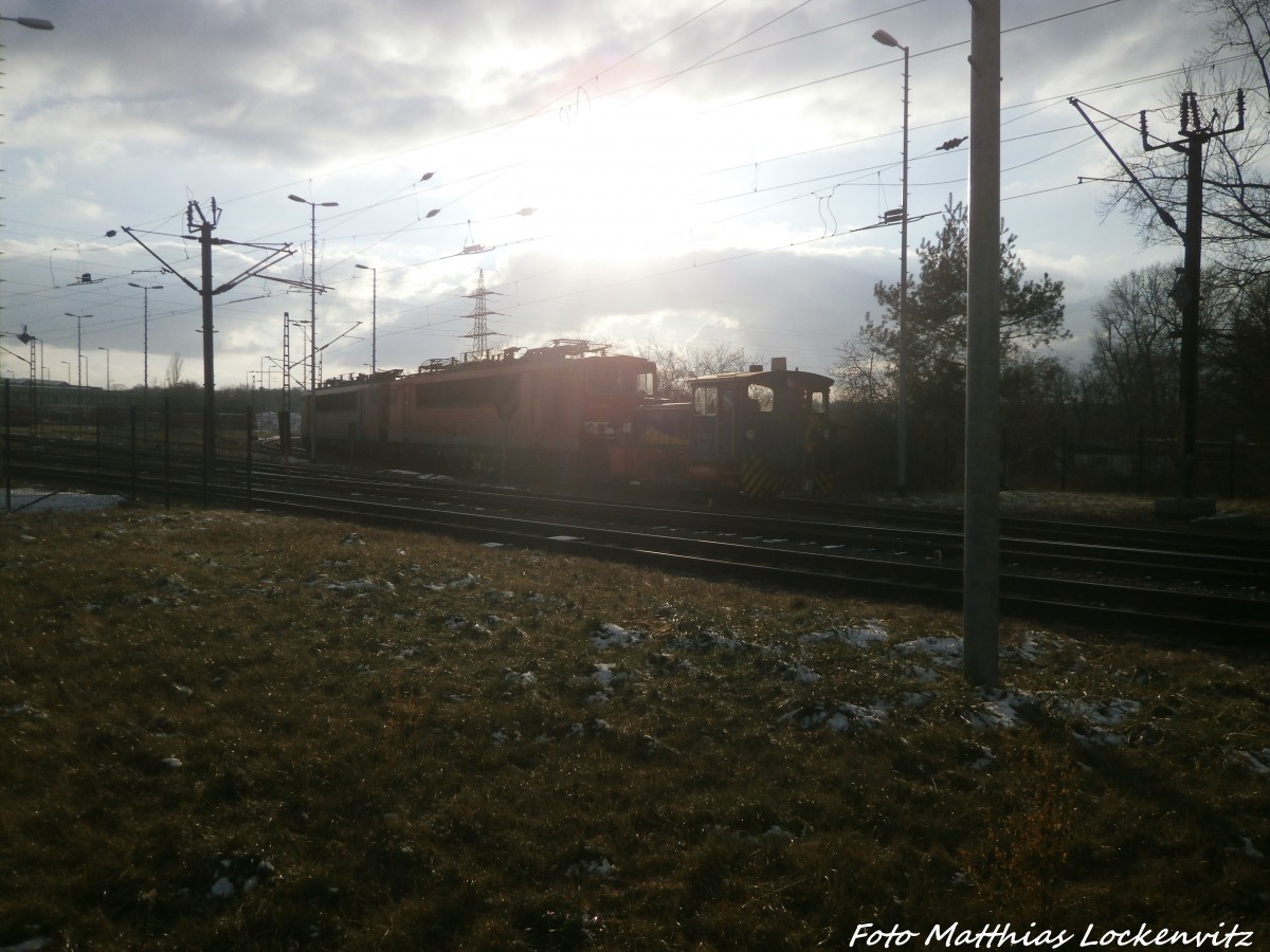 335 XXX rangiert 2 155er auf dem Ausbesserungswerk in Dessau am 5.2.15