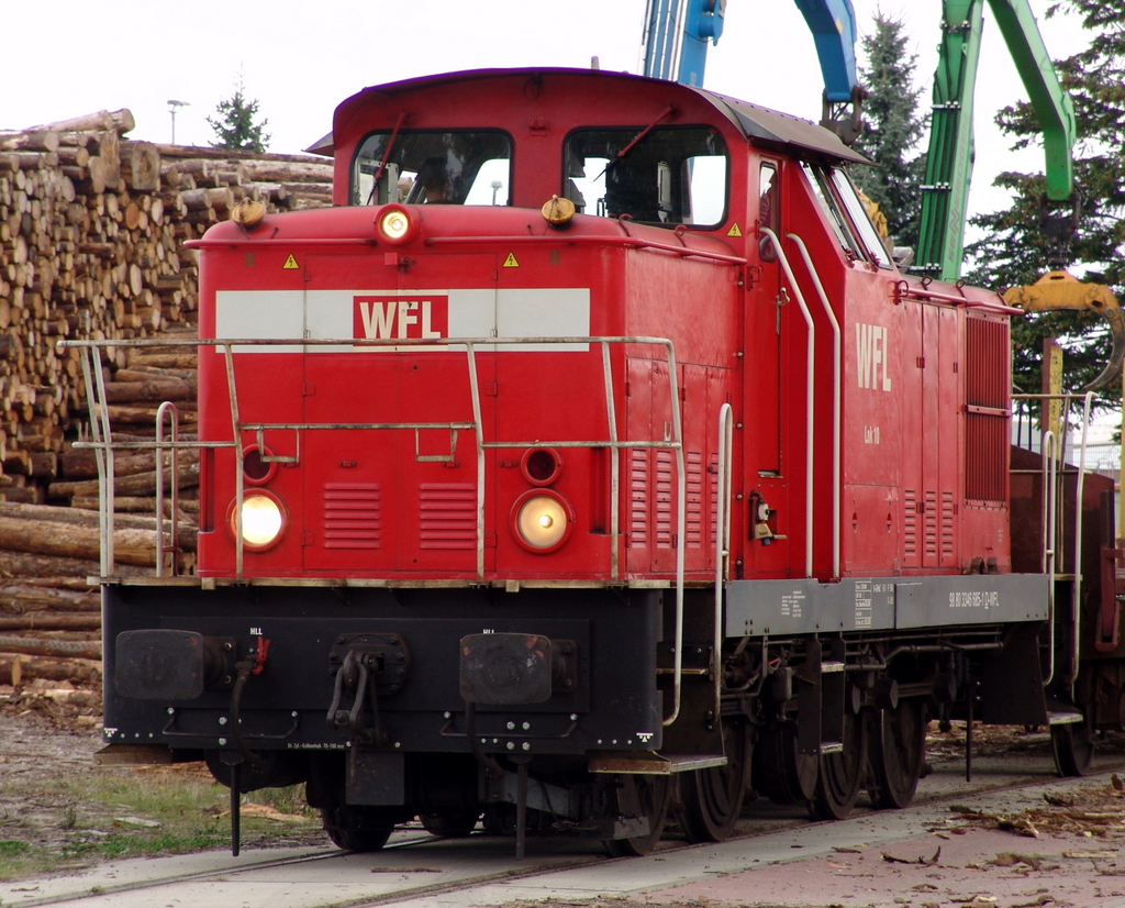 346 685-1 stand am Nachmittag im Rostocker Fracht und Fischereihafen(RFH).09.10.2013