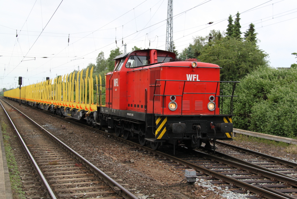 346 727-1(Lok 8)der Firma WFL mit Holzzug von Stendal beim Rangieren in Rostock-Bramow.09.06.2017