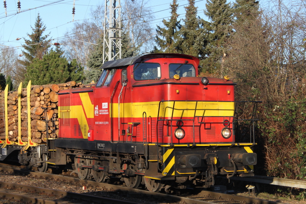 346 811-3 war am 07.01.2018 mit dem Holzzug von Rostock-Bramow nach Stendal-Niedergörne  im Bahnhof Rostock-Bramow beschäftigt. 