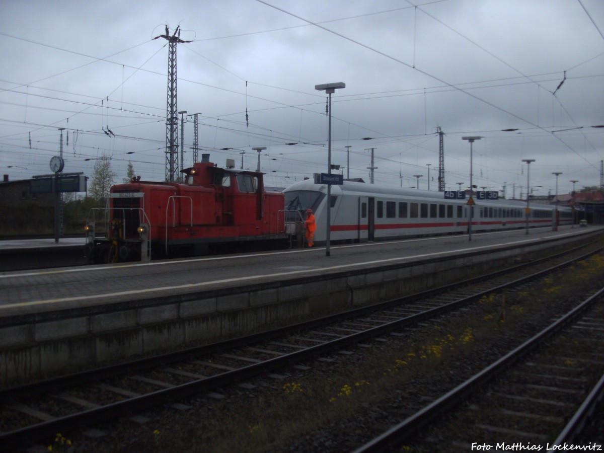 362 423-6 beim Rangieren im Bahnhof Stralsund Hbf am 23.4.14