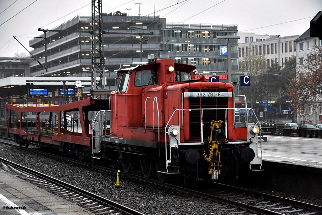 362 791-6,mit einen wagen von DB-autozug am haken,aufgenommen im bf hh-altona,15.11.16