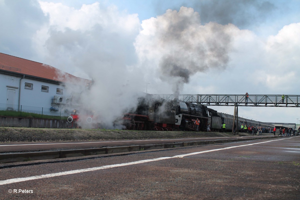 38 1301 hüllt sich in Rauch ein.