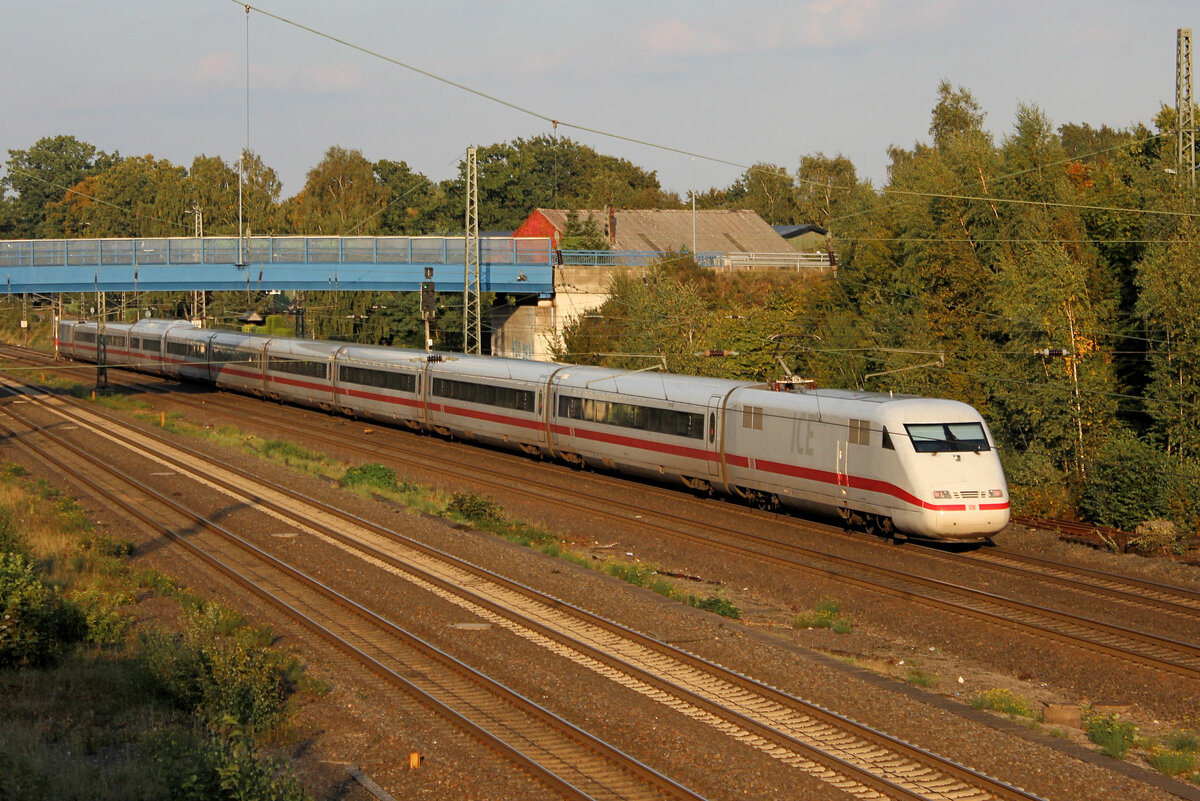 401 504-6 / 401 004-7 auf den Weg nach Hamburg. Tostedt, 30.09.2022.