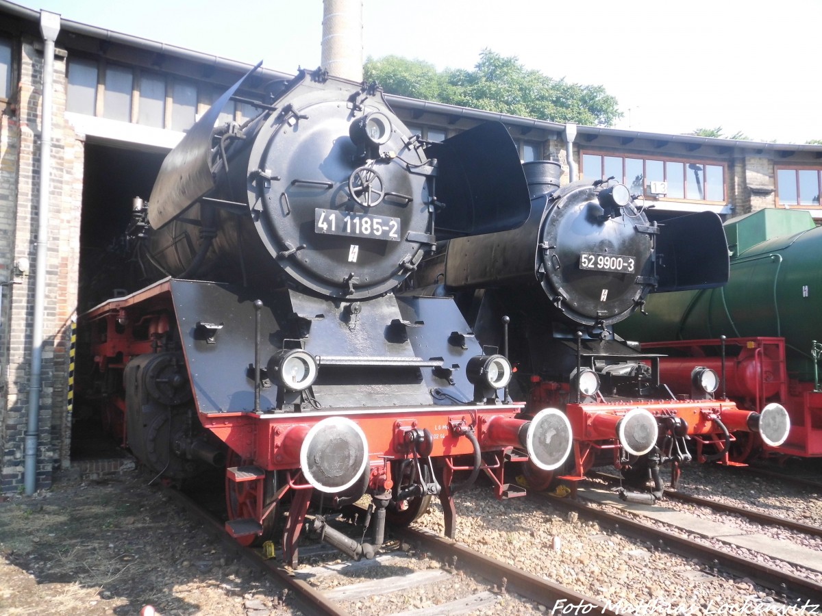 41 1185 und 52 9900 (52 4900) im DB Museum Halle (Saale) am 4.7.15