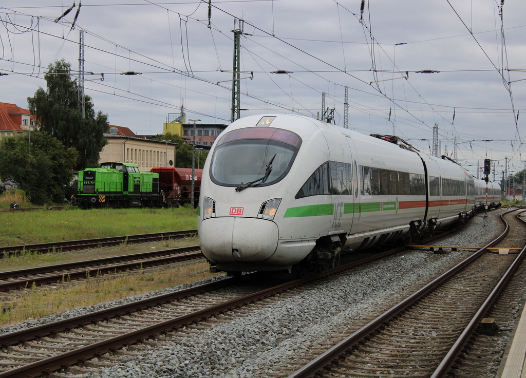 411 512-7 und 203 109-4 im Rostocker Hbf.19.09.2021