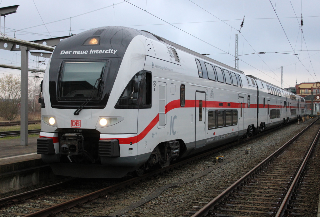 4110 117-7 stand am 07.03.2020 im Rostocker Hbf.