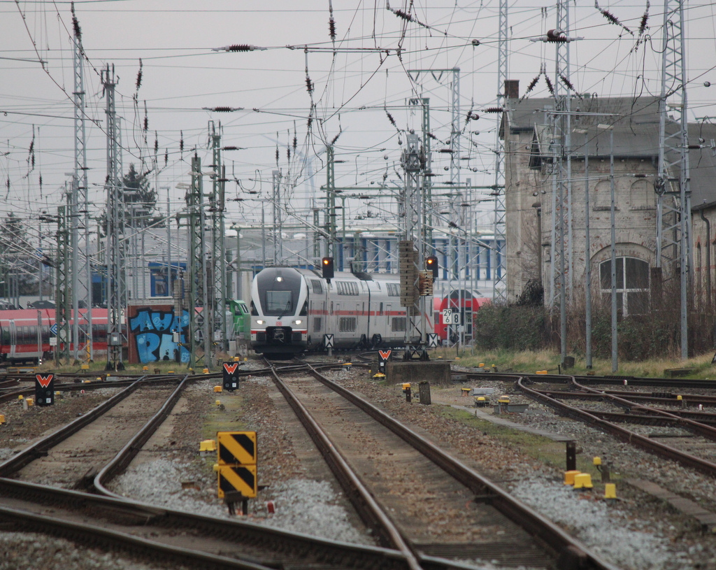 4110 609 als IC 2274 von Berlin-Südkreuz nach Rostock Hbf bei der Einfahrt im Rostocker Hbf.08.03.2020