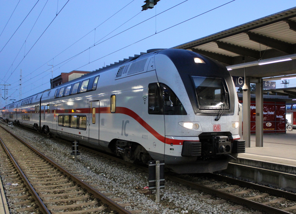 4110 611 als IC2174(Dresden-Warnemünde)bei der Ausfahrt im Rostocker Hbf.18.09.2020