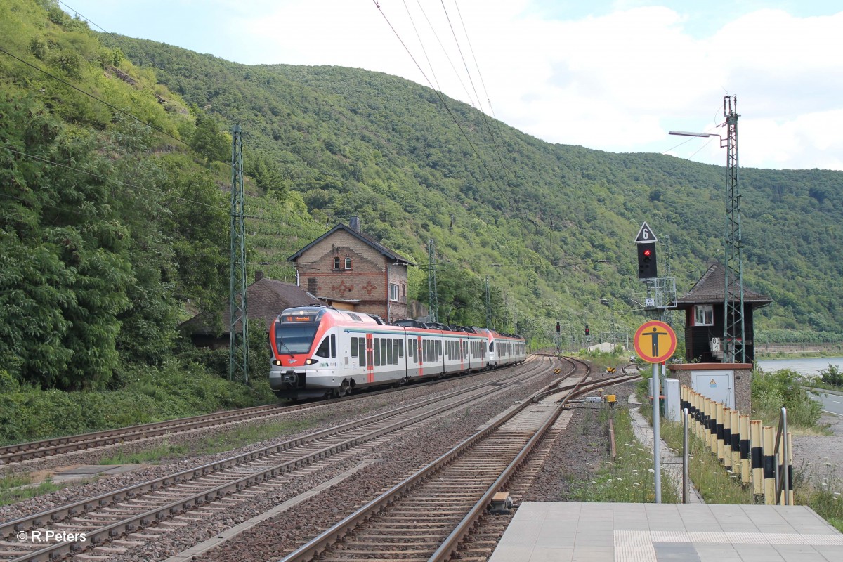 414 als SE25018 Frankfurt/Main - Neuwied bei der Einfahrt in Kaub. 15.07.14