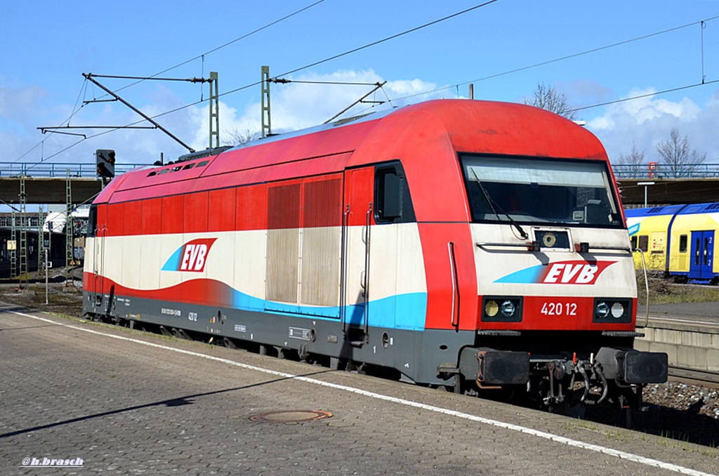 42012 der EVB fuhr lz durch hh-harburg,04.02.15