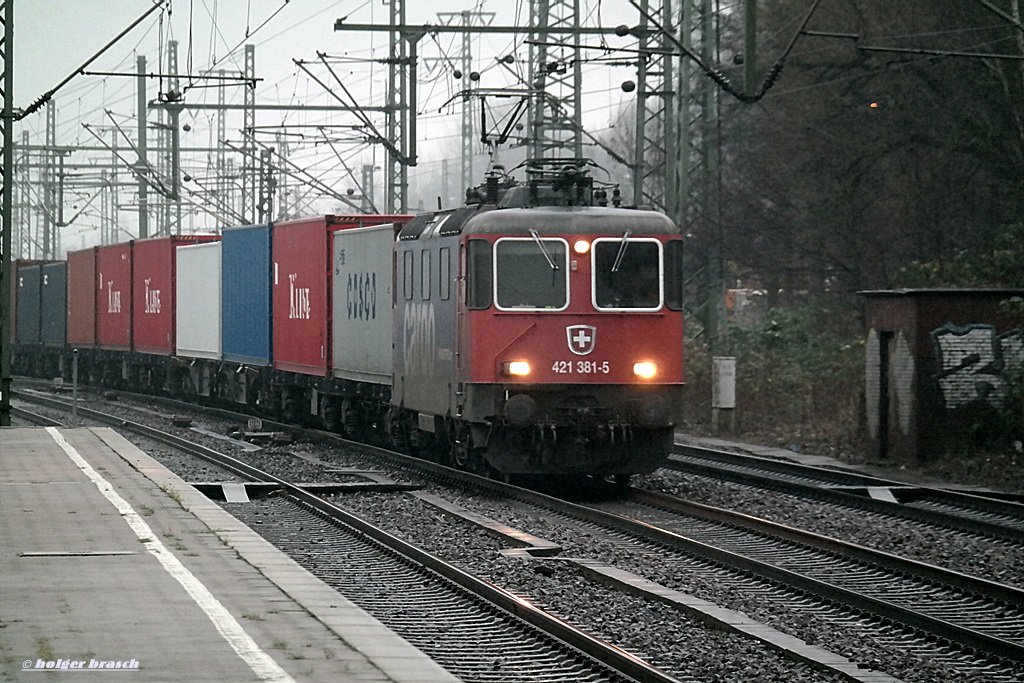 421 281-5 zog einen intermodal am 17.12.13 durch hh-harburg