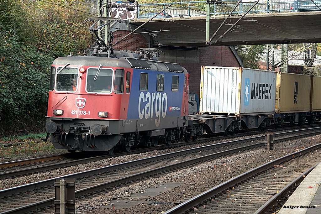 421 378-1 ist mit einen containerzug am 26.1013 durch-harburg gefahren