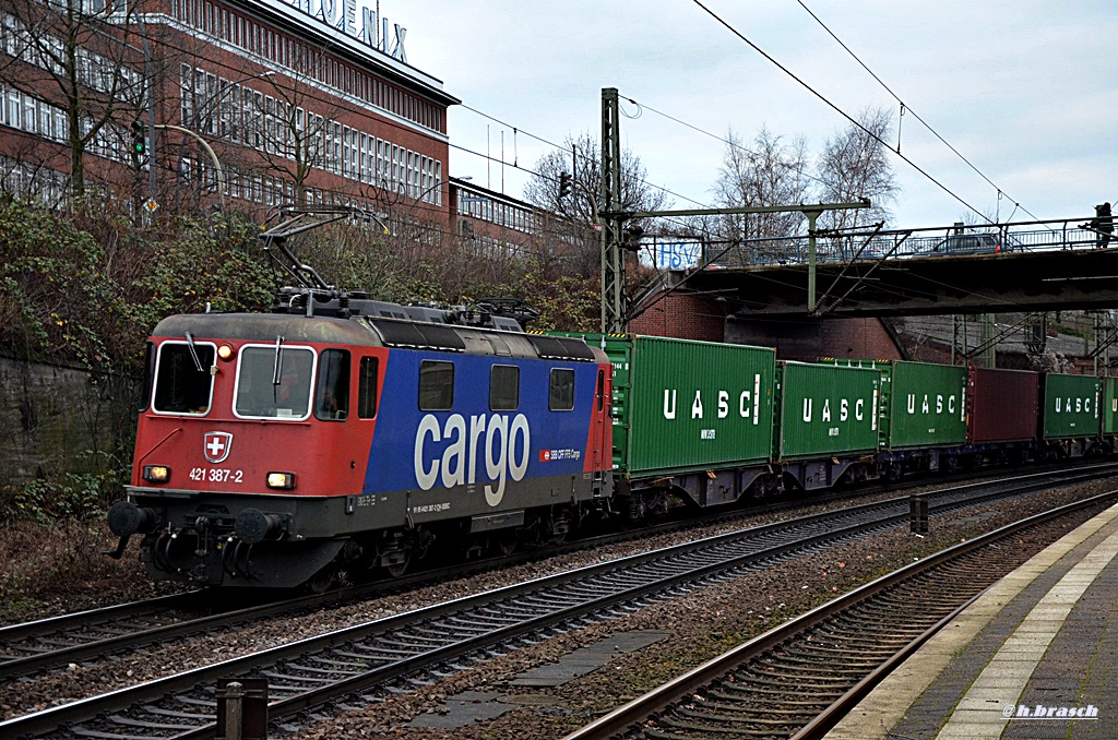 421 387-2 zog einen kastenzug durch hh-harburg,30.12.14