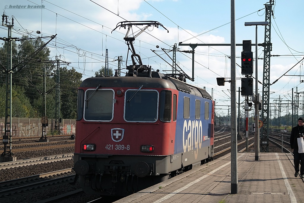 421 389-8 wartete auf grnes licht im bhf harburg am 01.10.13