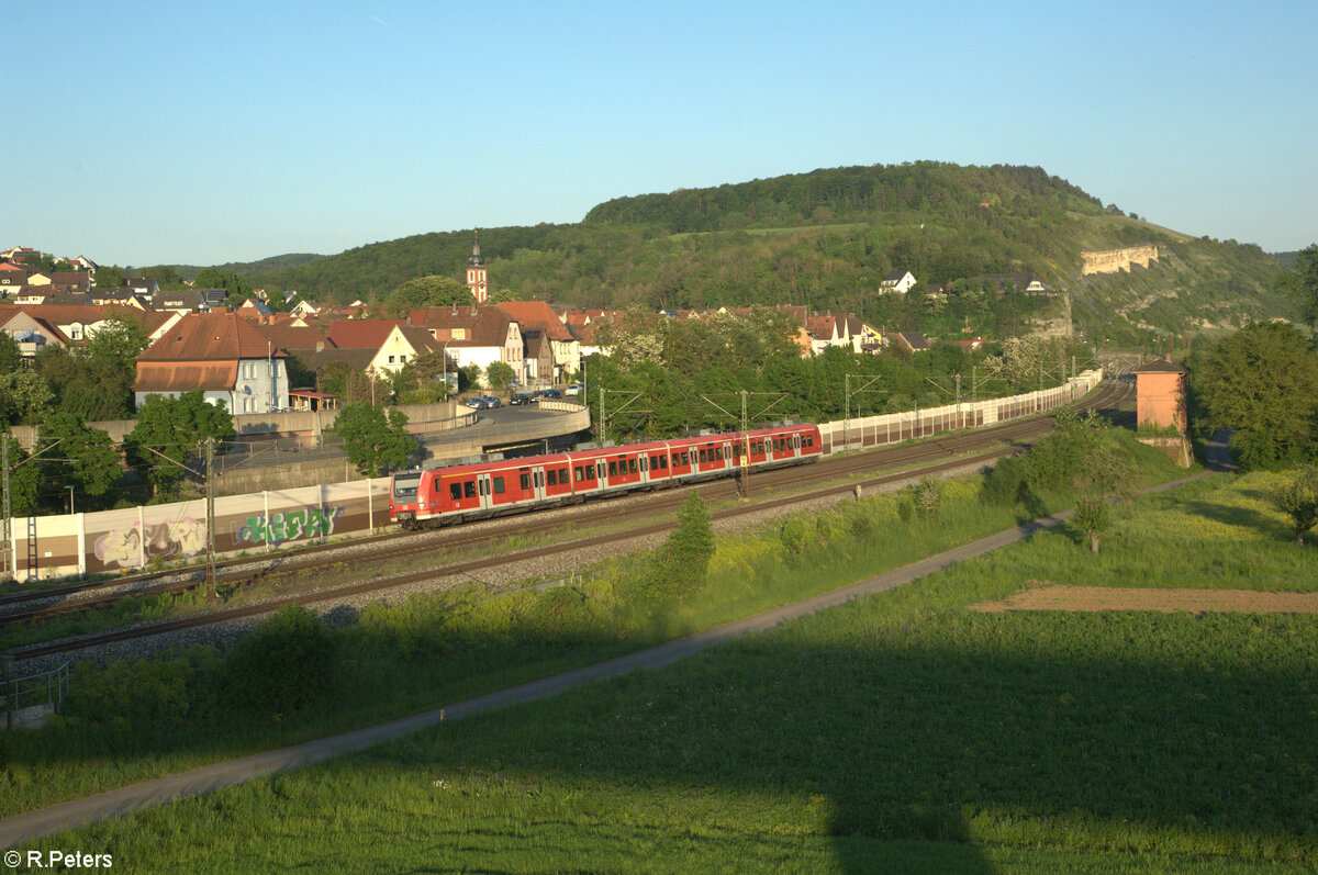 425 044-5 als RE55 RE4630 Würzburg - Frankfurt/Main in Retzbach-Zellingen. 11.05.24