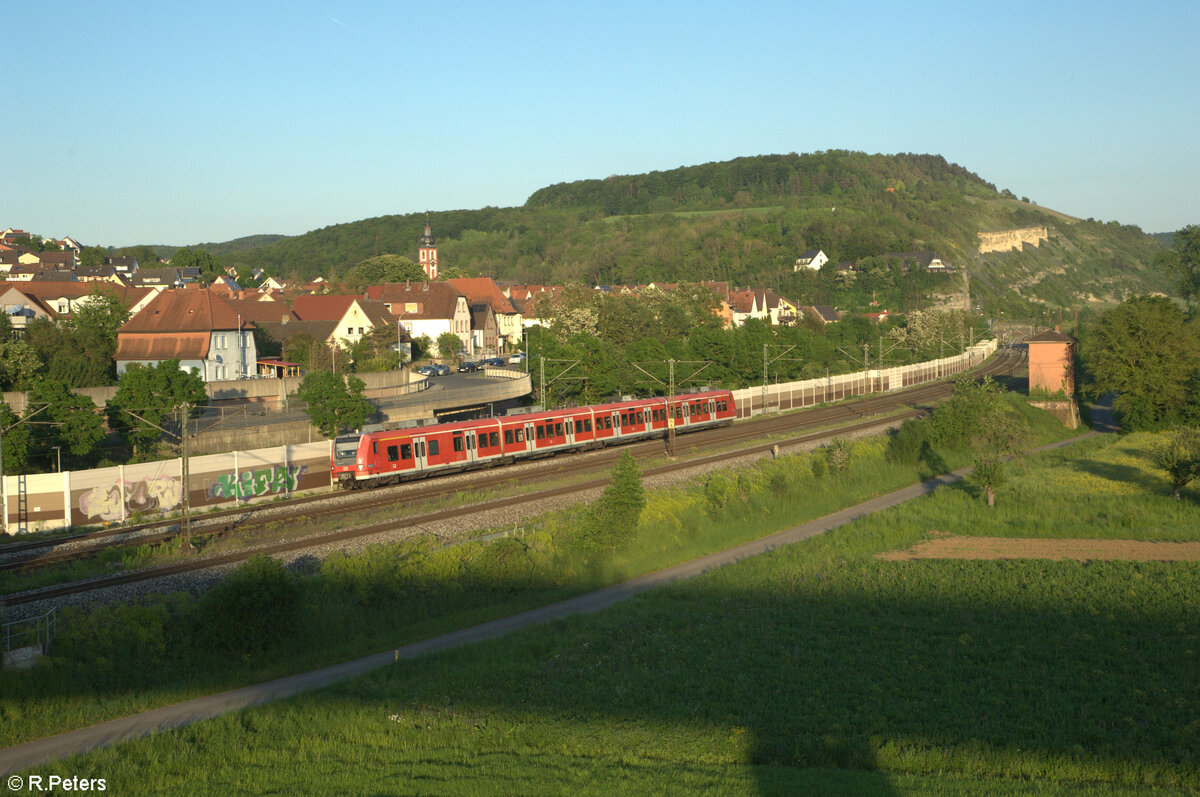 425 044-5 als RE55 RE4630 Würzburg - Frankfurt/Main in Retzbach-Zellingen. 11.05.24