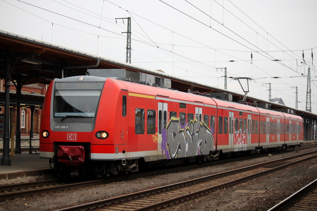 425 508-9  im Bahnhof Stendal.05.10.2013