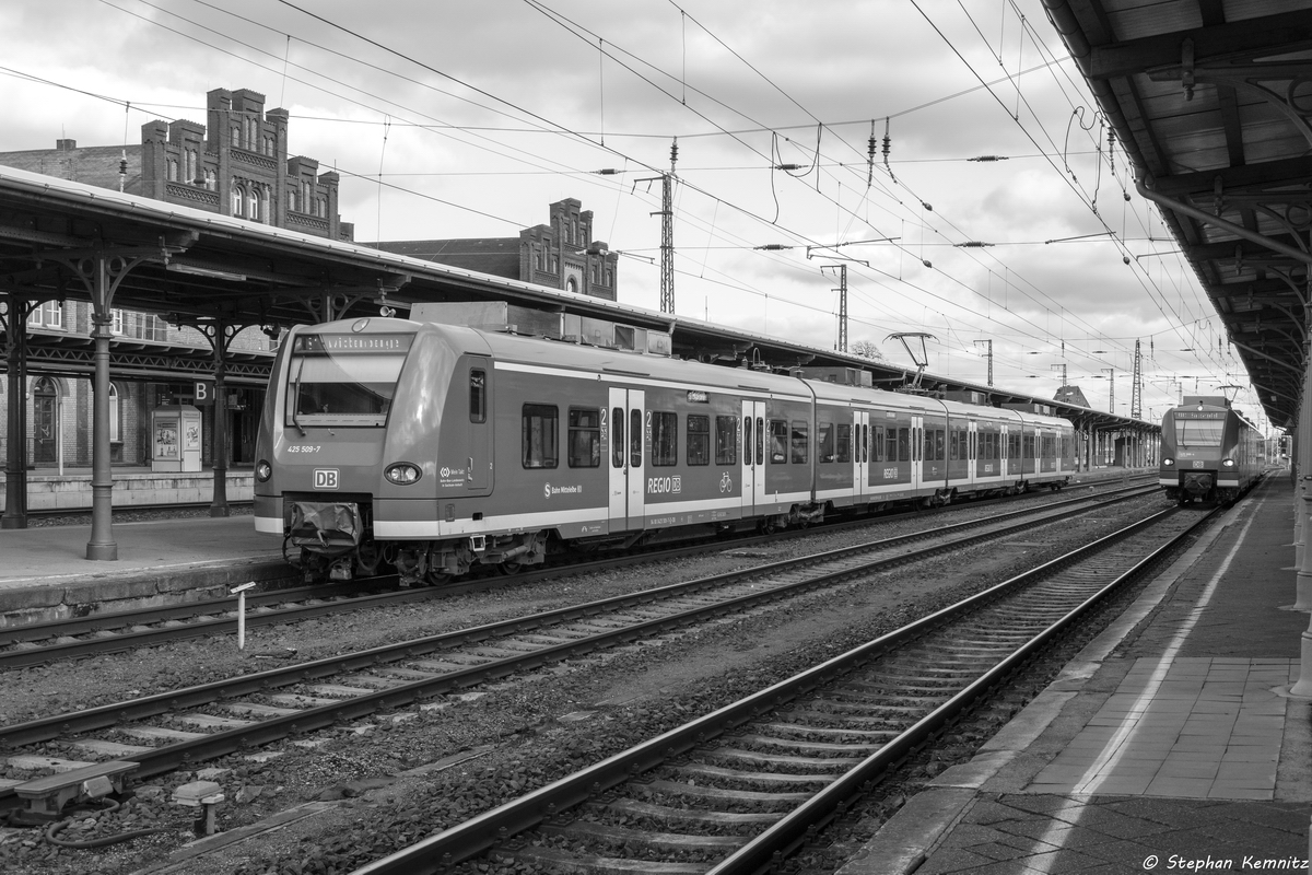 425 509-7 S-Bahn Mittelelbe als S1 (S 39036) von Schönebeck-Bad Salzelmen nach Wittenberge und 425 006-4 S-Bahn Mittelelbe als RB32 (RB 17568) von Stendal nach Salzwedel, traffen sich in Stendal. 16.02.2016