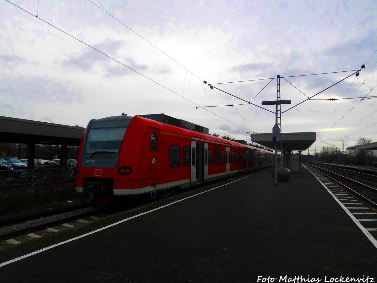 425 554 im Bahnhof Waghusel am 12.1.17