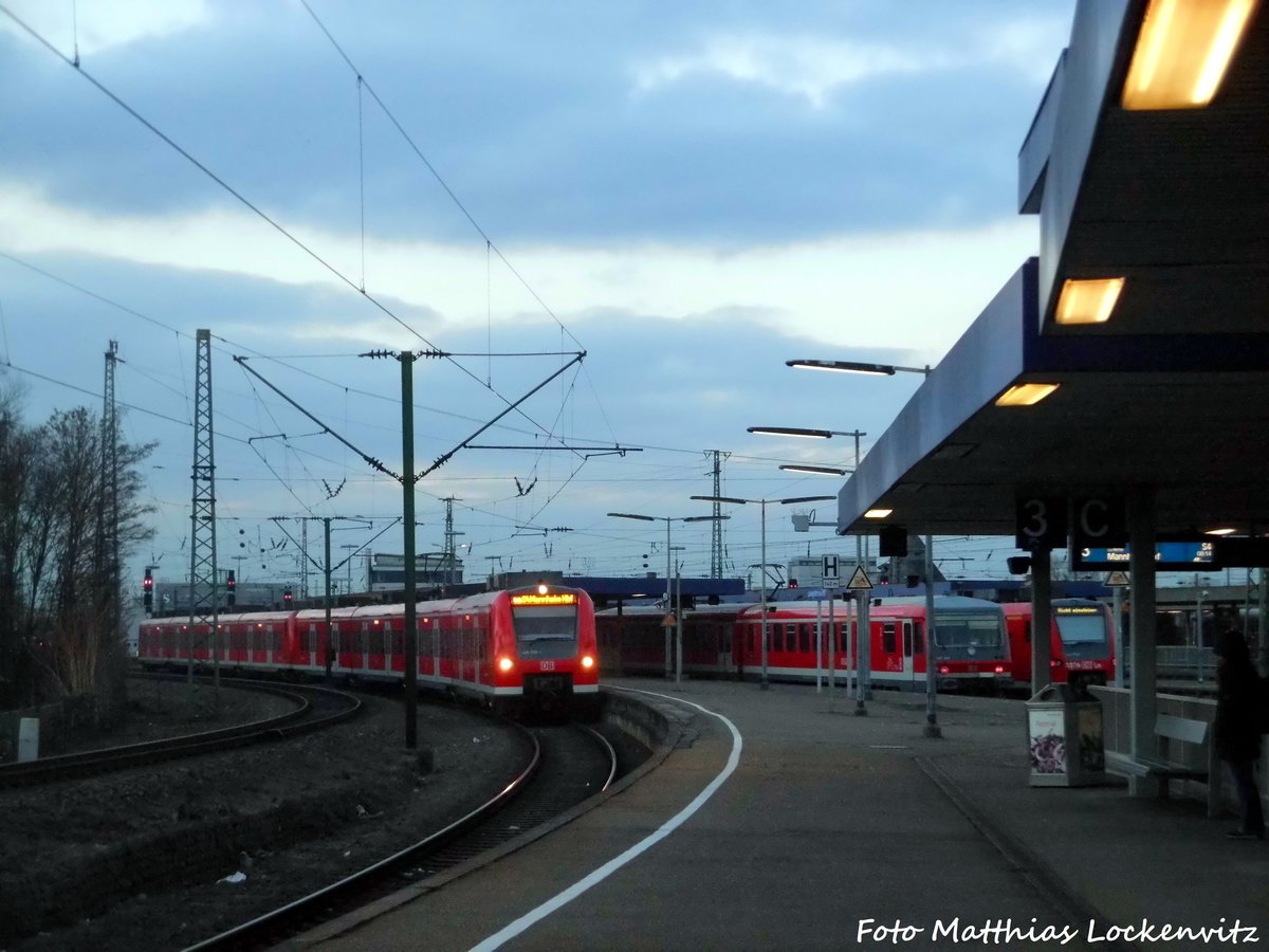 425 XXX mit der S38223 bei der Einfahrt in den Bahnhof Ludwigshafen (Rh) Hbf am 18.1.17