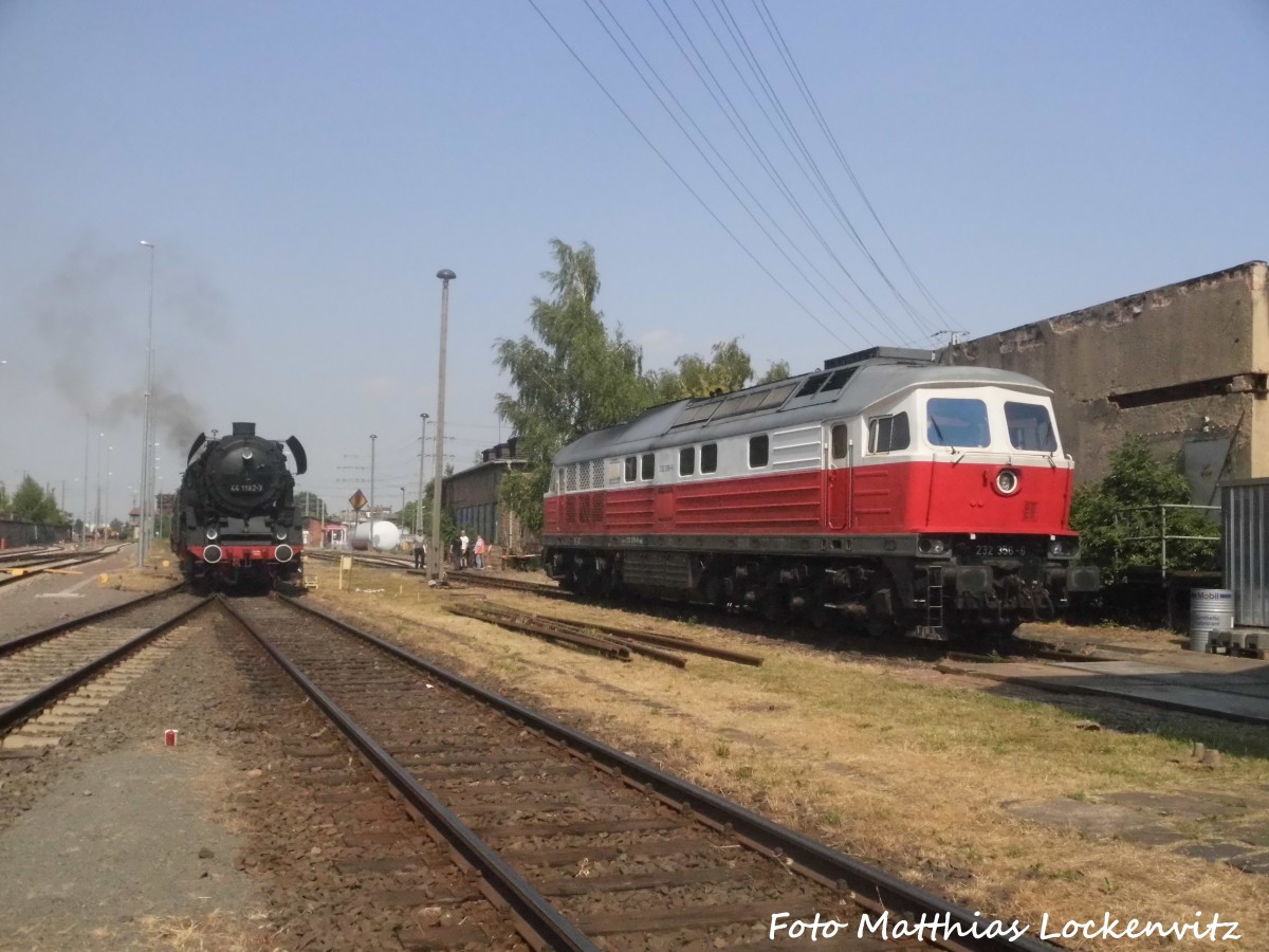 44 1182 und 232 356 am Bw Halle G in Halle (Saale) am 4.7.15