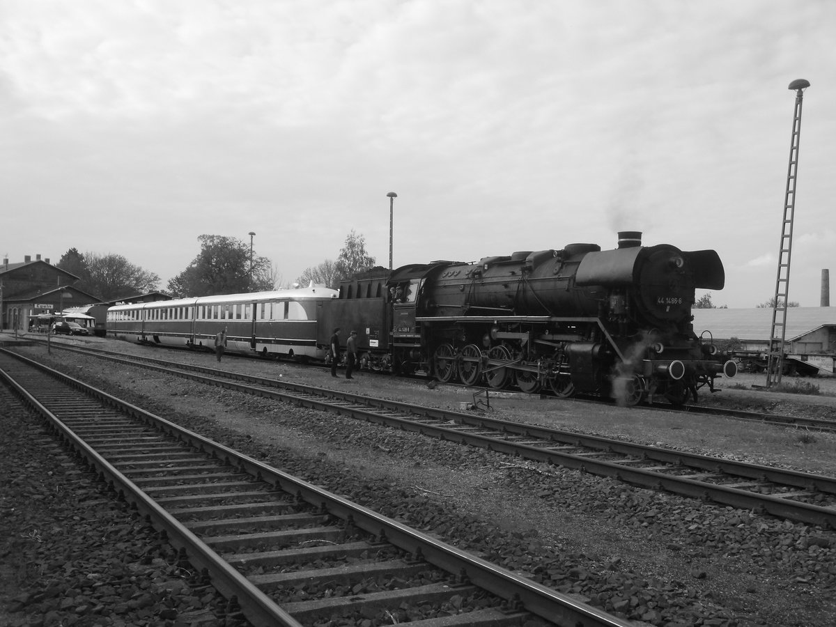 44 1486 und SVT 137 234 in Egeln am 7.5.17